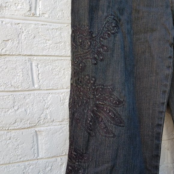 $5 SALE * size 8 TRIBAL Stretch Extensible "Java" wash Embroidered jeans - Picture 3 of 16